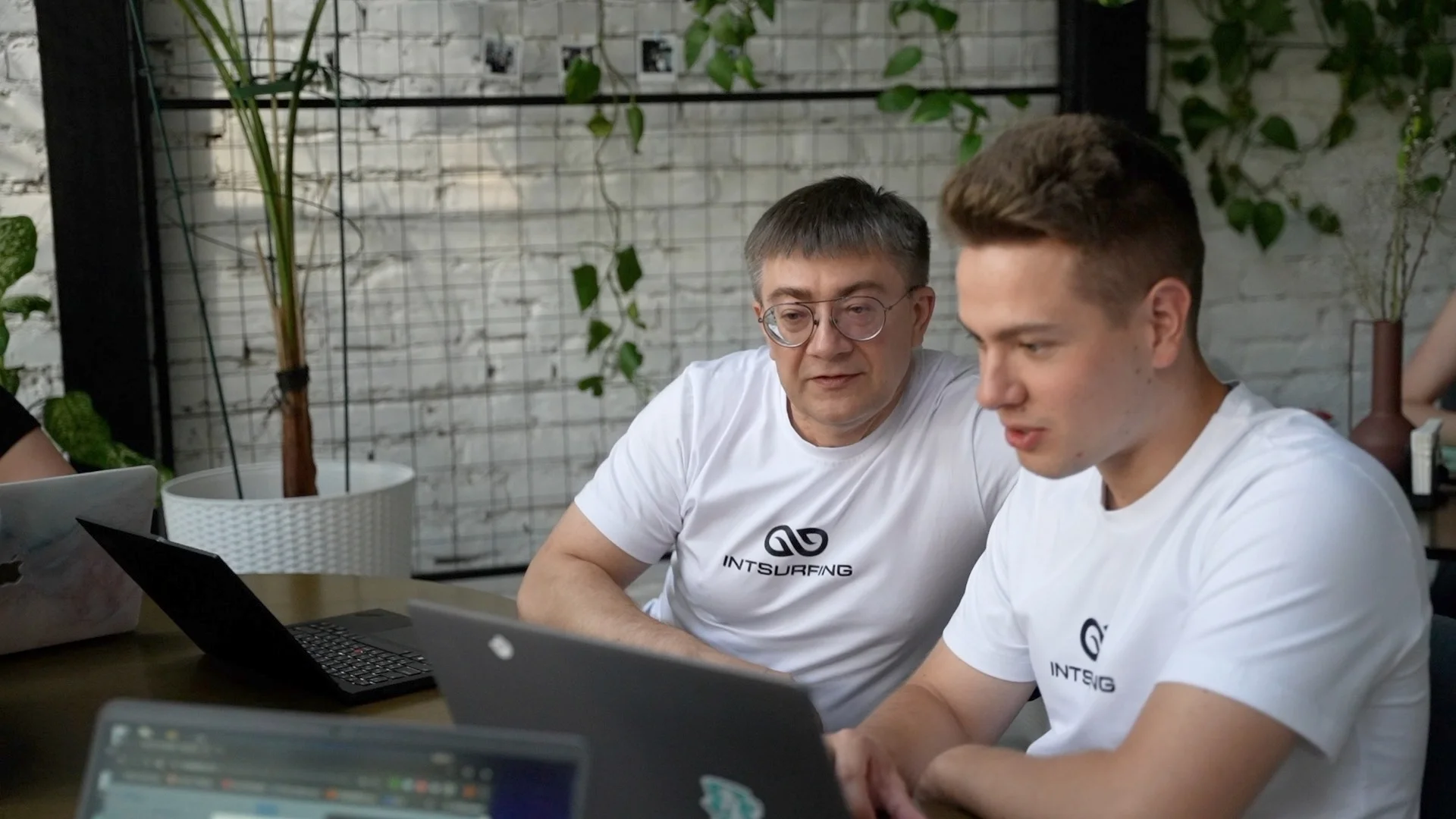 Проєкт для перевірки імені в списку виборців Індії | Intsurfing Проєкт Intsurfing для перевірки статусу виборчого посвідчення Індії
